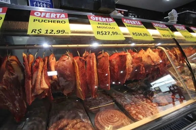 Churrasco mais caro: preço da carne subiu 15,43% em 12 meses