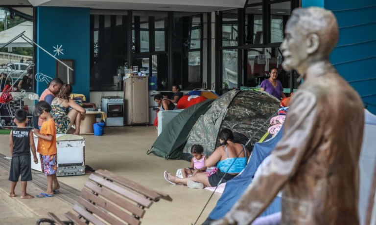 Após 20 dias, famílias acampadas na Aleac seguem sem fornecimento de alimentação