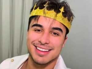 cantor-da-banda-djavu-e-alvo-de-extorsao-e-tem-fotos-intimas-vazadas 