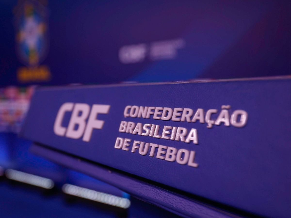 sob-pressao-do-gremio,-cbf-anuncia-medidas-para-arbitros.-entenda!