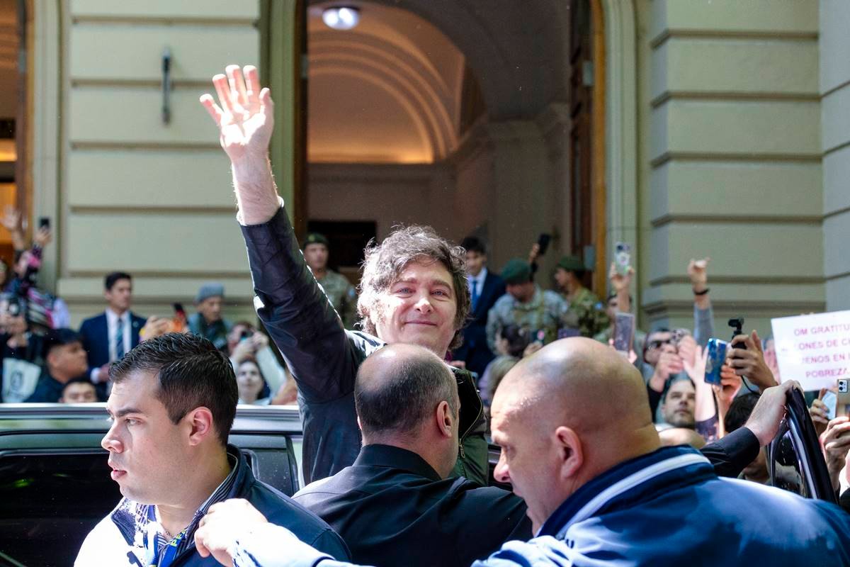 milei-tem-vitoria-nas-urnas-na-argentina-e-amplia-bancada-legislativa