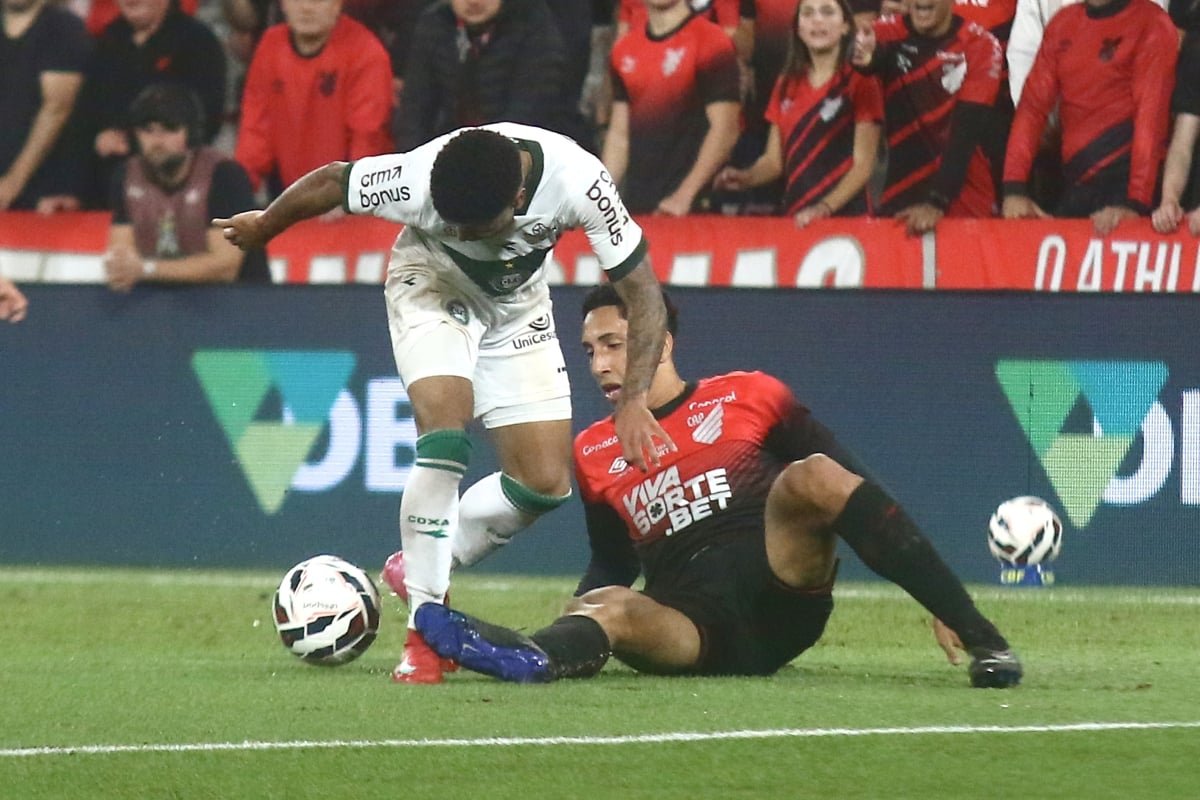 coritiba-e-athletico-pr-repetem-1995-e-decidem-titulo-da-serie-b