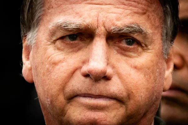 Moraes autoriza que familiares visitem Bolsonaro e aliados na prisão - destaque galeria