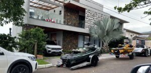 britanicos-chefiavam-bunker-de-cocaina-e-levavam-vida-de-luxo,-diz-pf