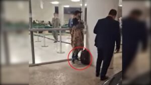 homem-que-se-acorrentou-e-proibido-de-se-aproximar-do-congresso-e-stf