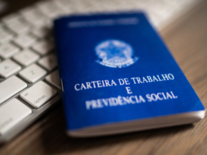 hugo-motta-afirma-que-camara-vai-discutir-fim-da-escala-6×1-em-2026