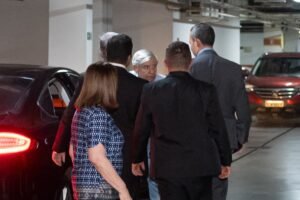 general-heleno-chega-a-residencia-onde-cumprira-prisao-domiciliar-em-brasilia