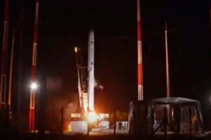 empresa-corta-transmissao-apos-“anomalia”-em-1o-lancamento-de-foguete-no-brasil