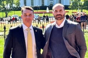 flavio-e-eduardo-comemoram-vitoria-de-aliado-de-trump-em-honduras