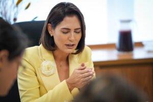 michelle-se-declara-a-bolsonaro:-‘darei-a-minha-vida-pelo-meu-marido’