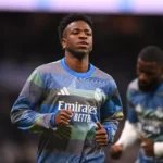 Vini Júnior é destaque em jornal espanhol por estatísticas e brilho recente