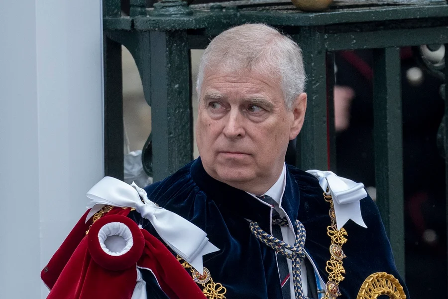 Prisão ocorreu em Sandringham e está ligada a investigações envolvendo o caso Epstein.