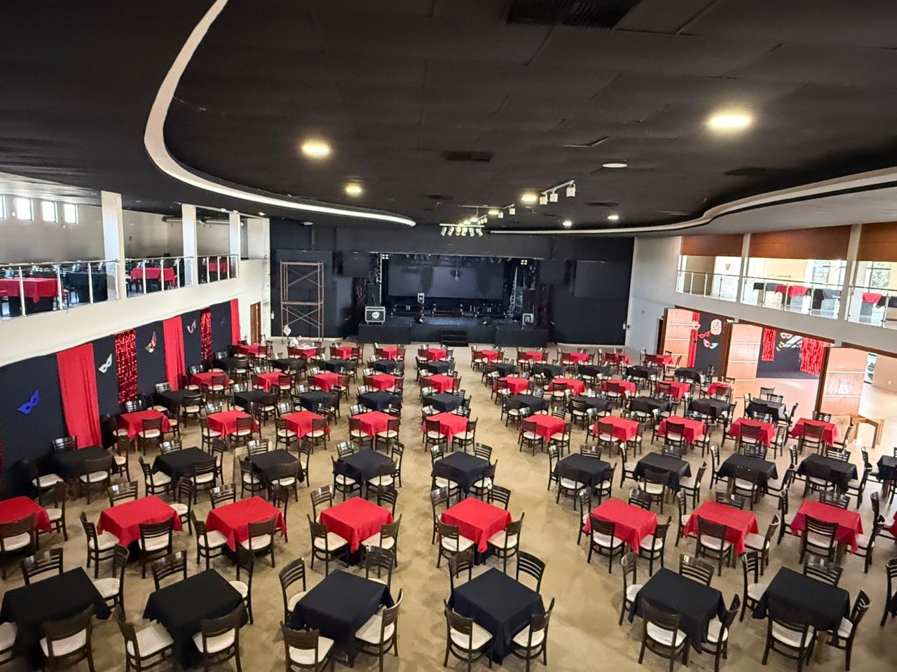 O tradicional Baile Vermelho e Preto, promovido pela Maison Borges, chega à sua 12ª edição consolidado como um dos eventos carnavalescos mais aguardados de Rio Branco