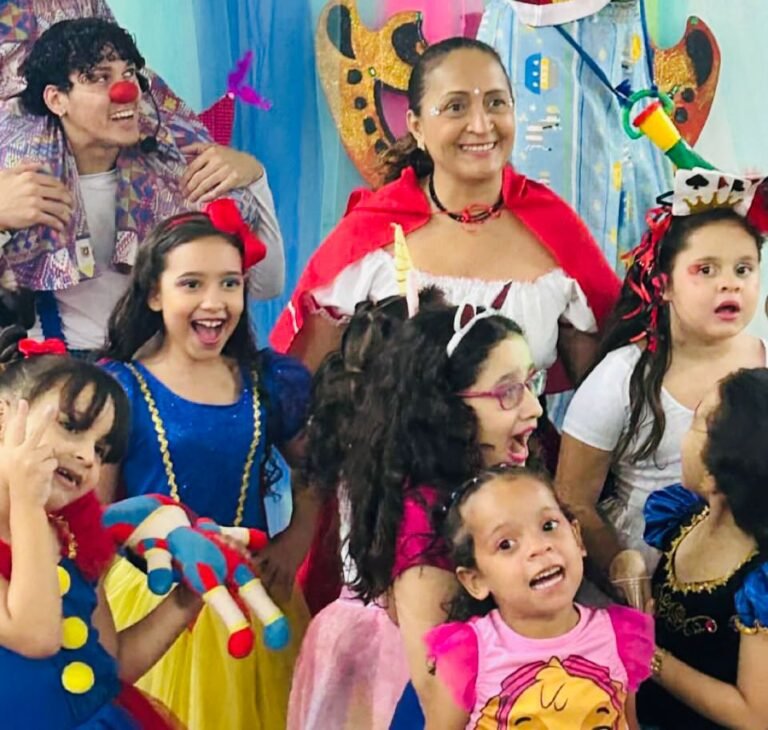 O baile, promovido por Meyre Manaus, já é tradicional no período de Carnaval e promete entreter o público infantil
