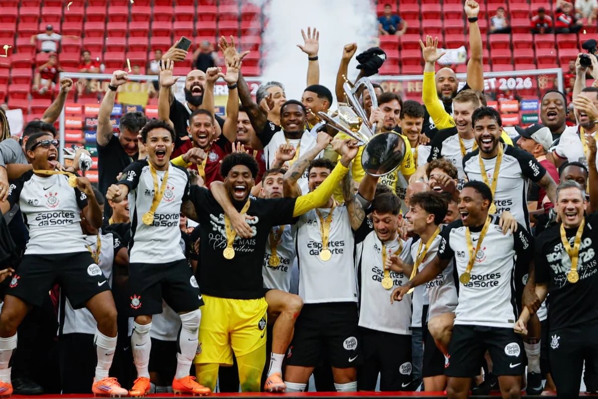 Corinthians levanta troféu da Supercopa do Brasil no Mané Garrincha - imagem 6