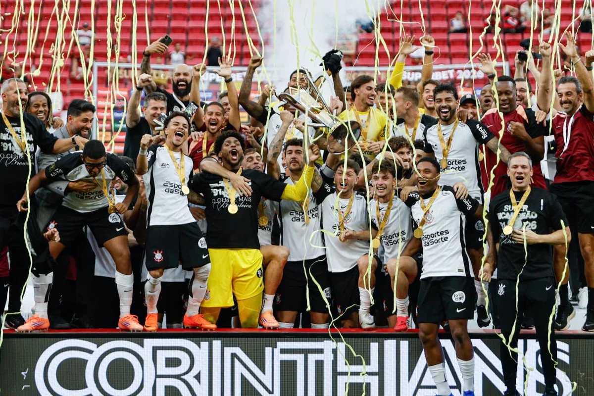 Corinthians levanta troféu da Supercopa do Brasil no Mané Garrincha - imagem 8