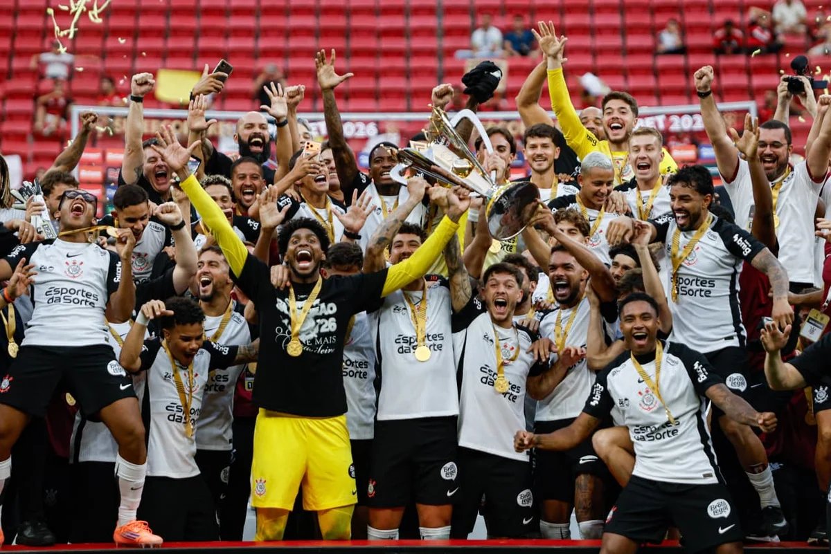 Corinthians levanta troféu da Supercopa do Brasil no Mané Garrincha - imagem 10