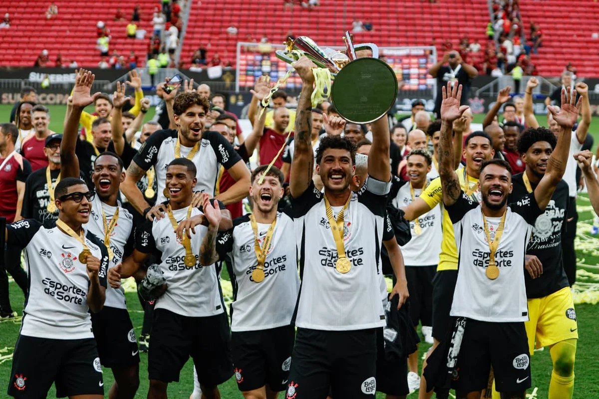 Corinthians levanta troféu da Supercopa do Brasil no Mané Garrincha - imagem 2