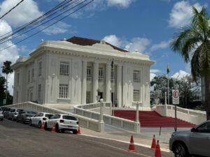 Com os pontos facultativos de Carnaval decretados pelo governo do Estado, o funcionamento de serviços públicos e privados sofre alterações.