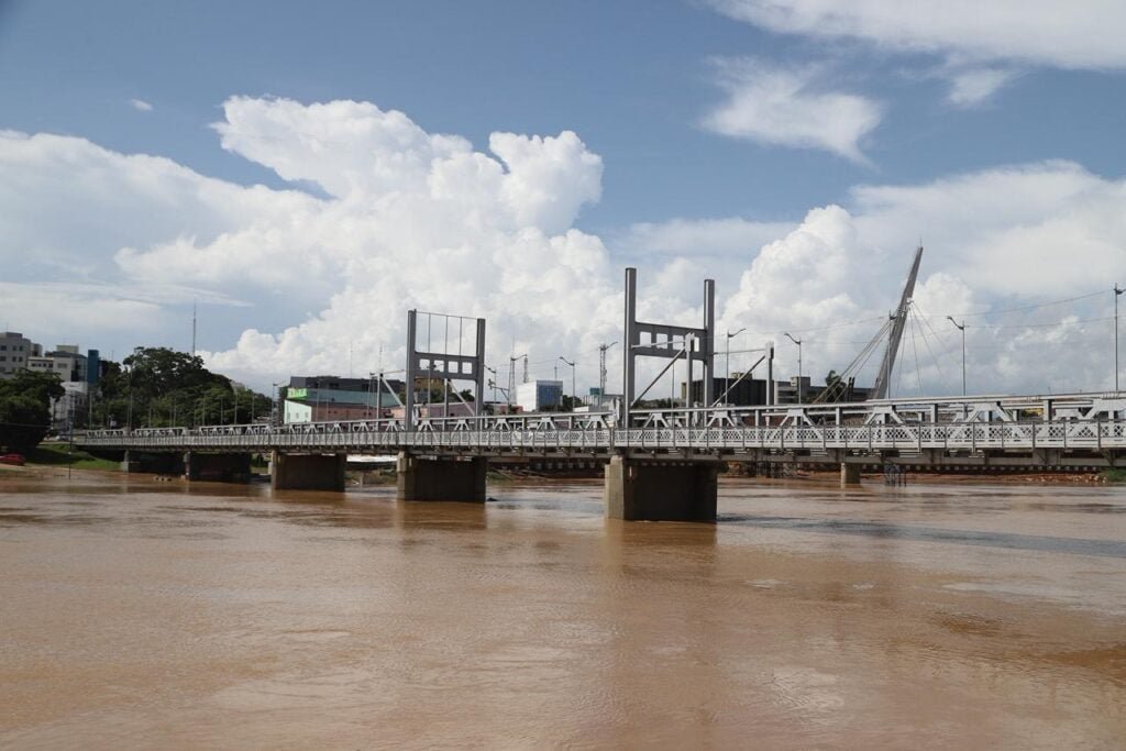 Imagens do Rio Acre e o nível das aguas.