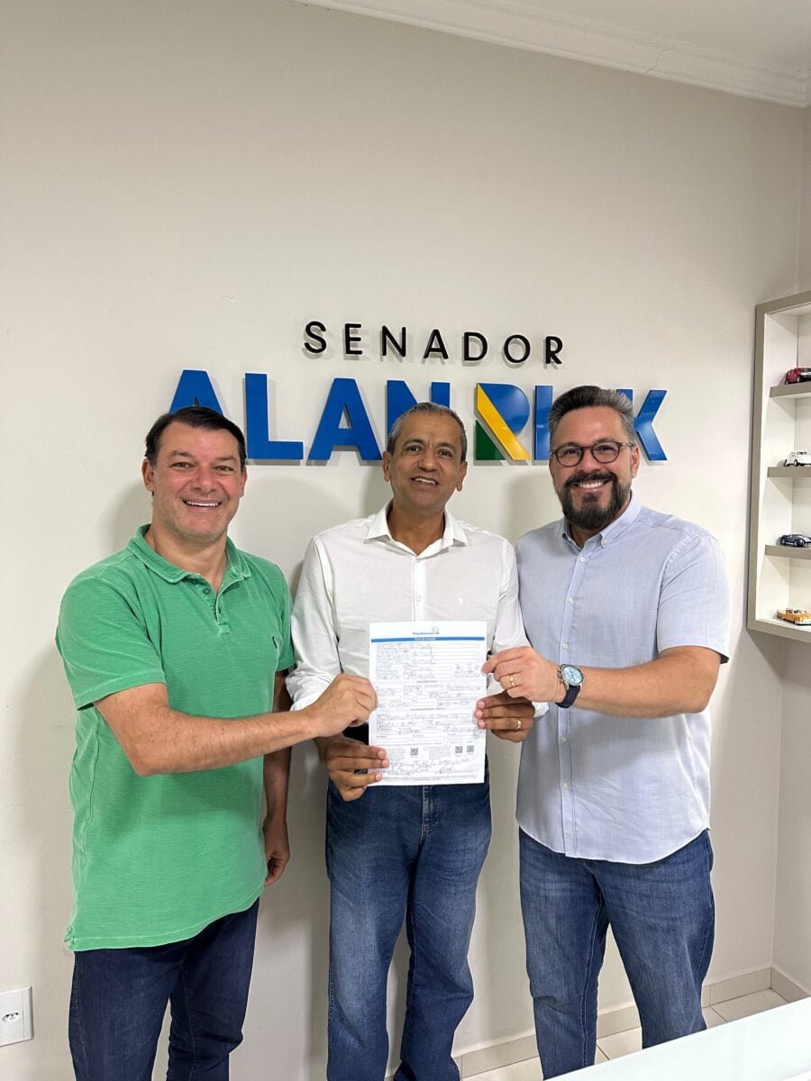 Roberto Duarte e Alan Rick prestigiam a posse de Edinaldo Muniz/Foto: Reprodução