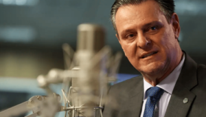 viagem-com-lula-aos-eua-foi-suspensa-em-virtude-da-guerra-no-ira,-diz-favaro