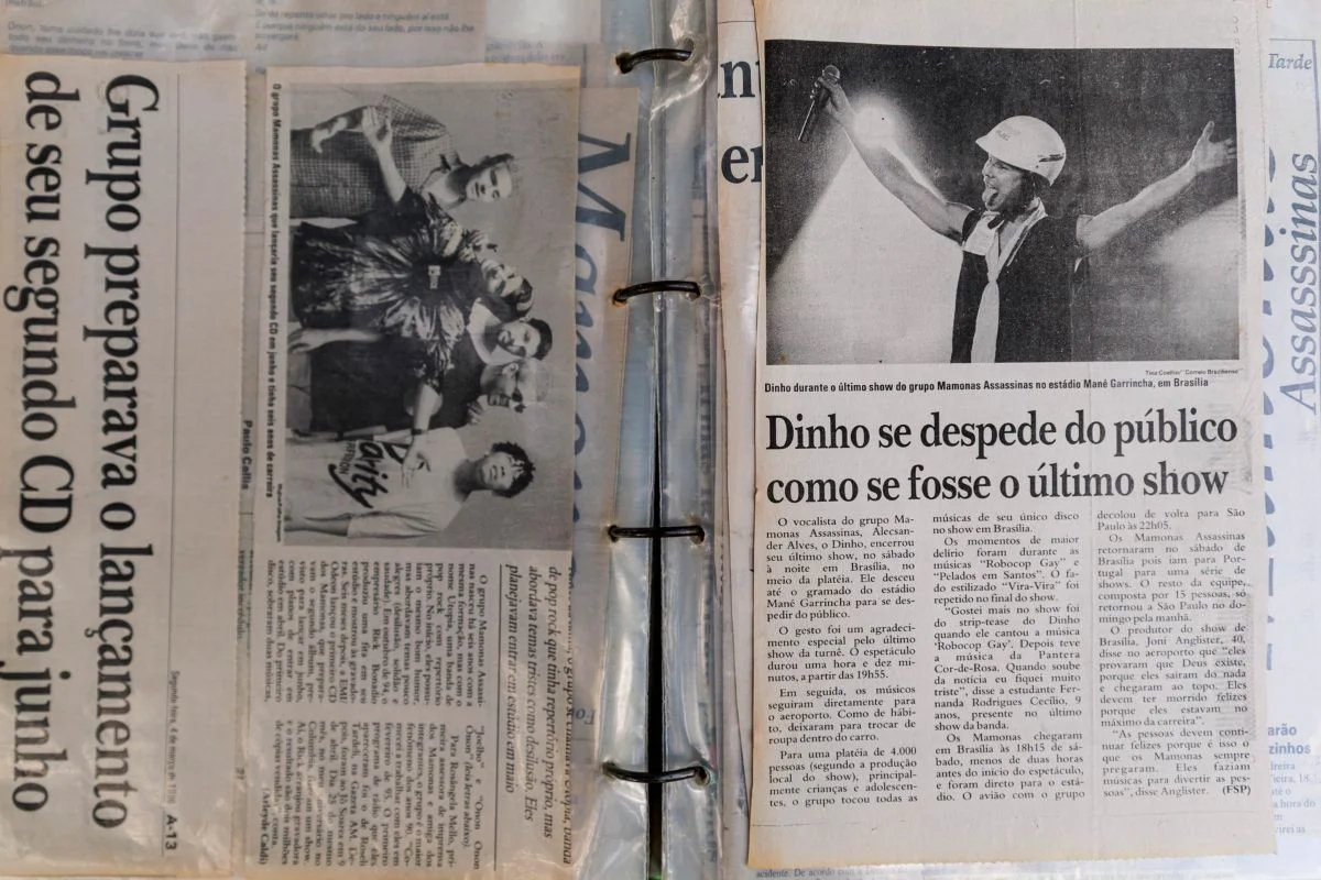 Matérias de jornal publicadas após acidente aéreo que vitimou todos os integrantes dos Mamonas Assassinas Matérias de jornal publicadas após acidente aéreo que vitimou todos os integrantes dos Mamonas Assassinas