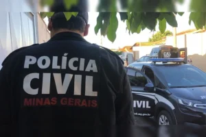 Uma investigação da Polícia Civil de Minas Gerais (PCMG) culminou na prisão preventiva de uma mulher de 21 anos, nesta quarta-feira (25/03), na cidade de Curvelo. A suspeita é acusada de matar a própria filha, uma recém-nascida de apenas 39 dias, por asfixia mecânica. Durante o interrogatório, a jovem revelou que este não foi seu primeiro crime contra a própria prole.