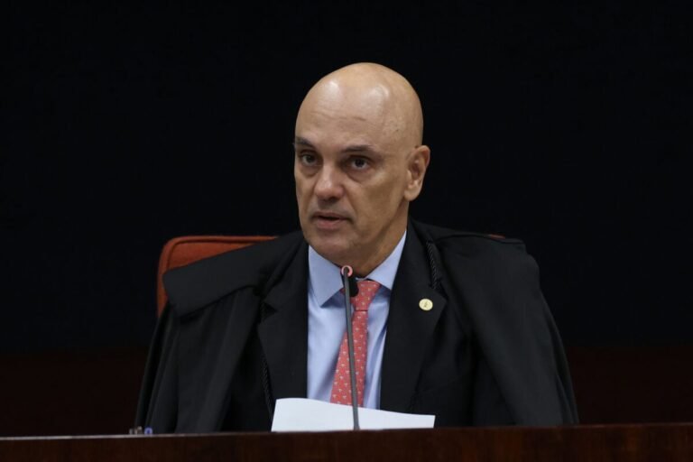 Alexandre de Moraes nega ter frequentado mansão de banqueiro