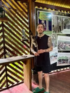 Whindersson visitou o Parque Chico Mendes e o espaço que conta história do ambientalista