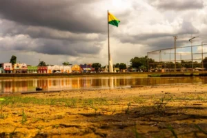 O Rio Acre atingiu 8,49 metros na medição das 5h16 desta terça-feira (3), permanecendo abaixo da cota de alerta, segundo dados da Defesa Civil de Rio Branco.