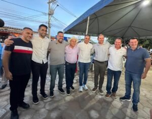 Vem aliança aí? Bocalom e Alan Rick superam desavenças e aparecem abraçados em evento