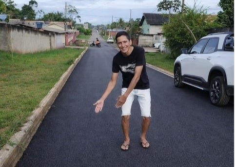 Com uso de IA, vídeo compara ruas de Sena Madureira