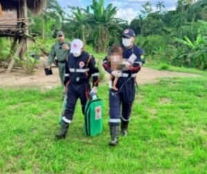 Bebê indígena é levado em estado grave para hospital no Acre