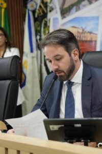 Felipe Tchê propõe incentivar separação de resíduos nas escolas de Rio Branco