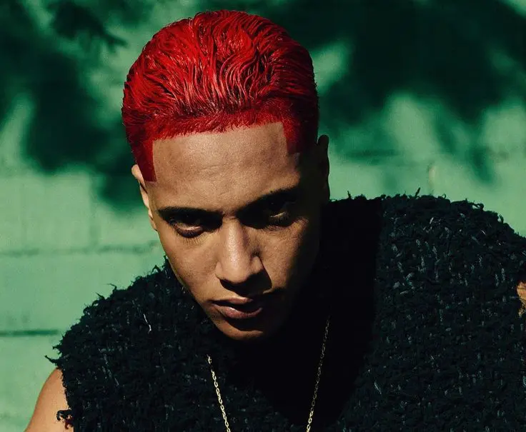 Cantor Oruam e familiares são alvos de ação contra lavagem de dinheiro no Rio