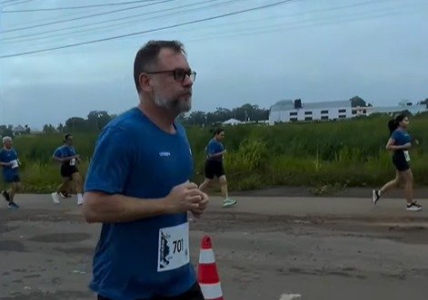 Em forma: Alysson Bestene participa de corrida e reforça importância da saúde