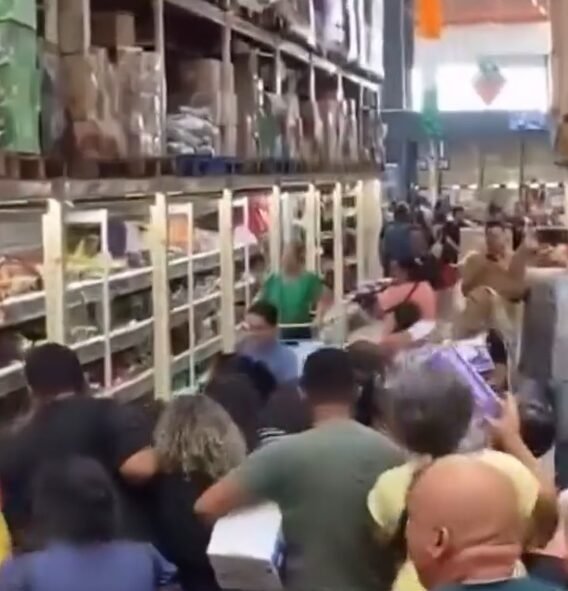 Parecia Black Friday! Promoção de panelas causa ‘tumulto’ em mercado no Acre