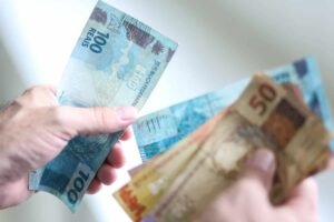 Salário de líderes no Acre equivale a apenas 31% do pago em São Paulo