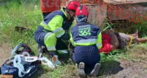 Colisão contra estrutura de concreto na BR-364 deixa condutor inconsciente