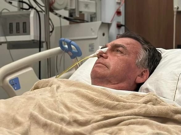Bolsonaro volta a apresentar crises de soluços e oscilação na pressão arterial