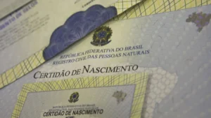 Mais de 1,7 milhão de crianças no Brasil crescem sem o nome do pai