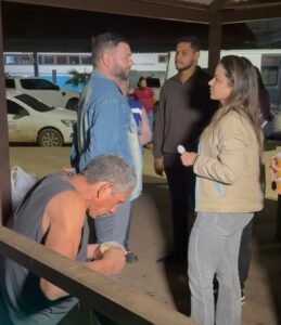 Primeira-dama de RB lidera entrega de cobertores a pessoas em situação de rua