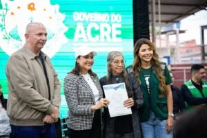 Em Sena, Mailza entrega obras, títulos e anuncia novos investimentos