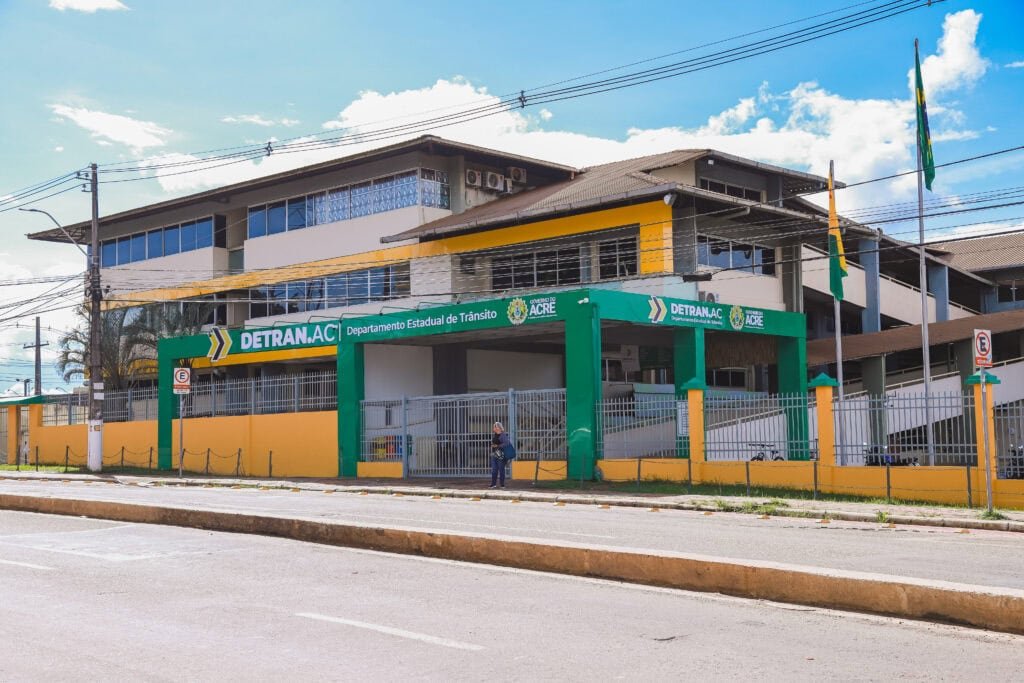 Detran-AC notifica motoristas por infrações gravíssimas com suspensão da CNH