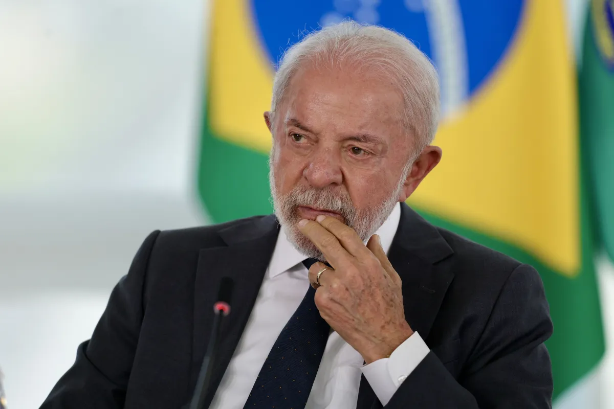 Pesquisa mostra governo Lula com 39% de reprovação e 30% de aprovação