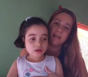 Mães atípicas do Acre usam Instagram para cobrar terapias e apoio