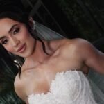 VEJAJuh Vellegas surge deslumbrante vestida de noiva e encanta seguidores