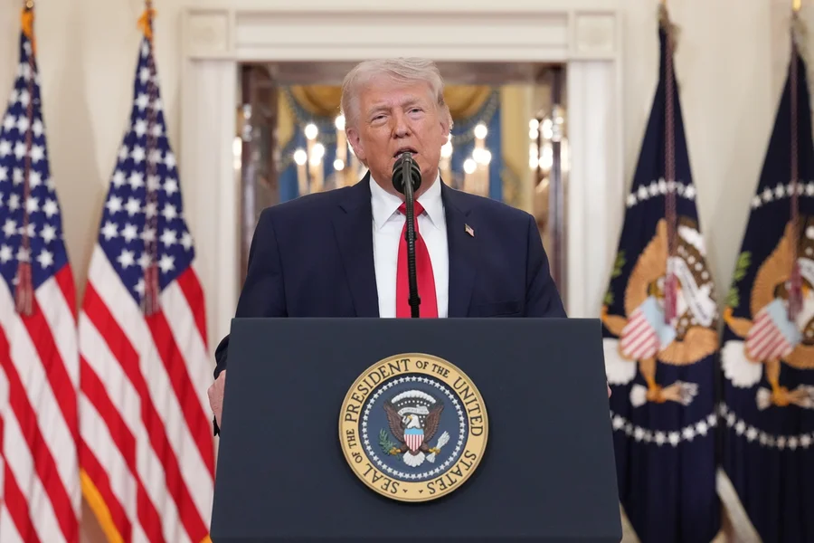 EUA vão retirar navios retidos em área de tensão no Oriente Médio, diz Trump