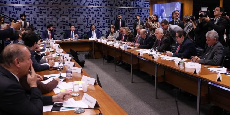 Câmara: governo retira urgência do fim da escala 6×1 e destrava pauta